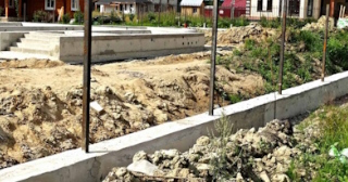 Фундамент под забор заказать в Дальнегорске - заливка фундамента для забора | от 1573 за п.м.